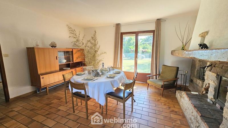 Maison - 230 m² - 10 pièces