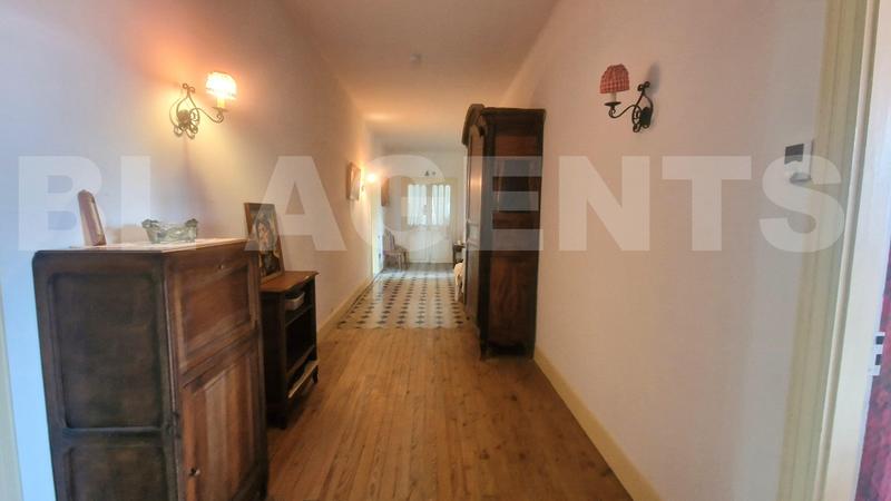 Maison - 228 m² - 7 pièces