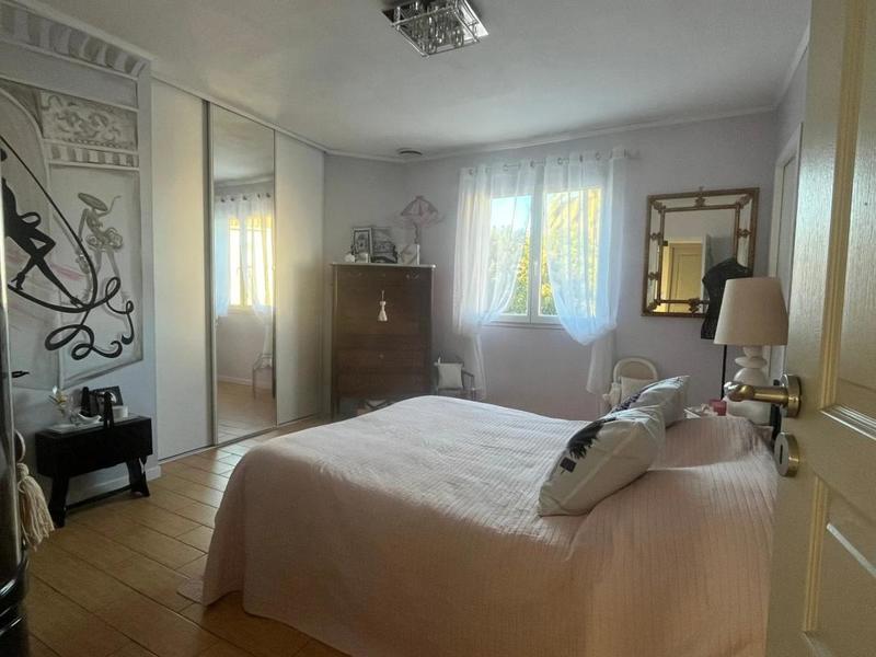 Villa - 230 m² - 10 pièces