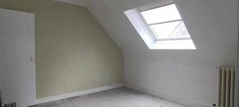 Maison - 94 m² - 10 pièces