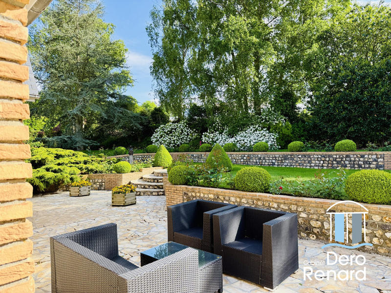 Maison ancienne - 196 m² - 8 pièces