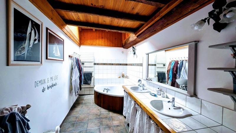 Maison - 189 m² - 6 pièces