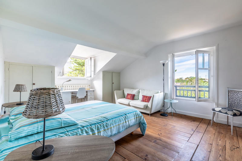 Maison - 289 m² - 10 pièces