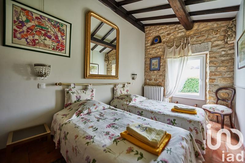 Maison - 230 m² - 6 pièces