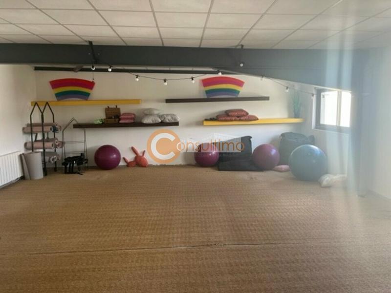 Local d'activité / Entrepôt - 1 700 m²