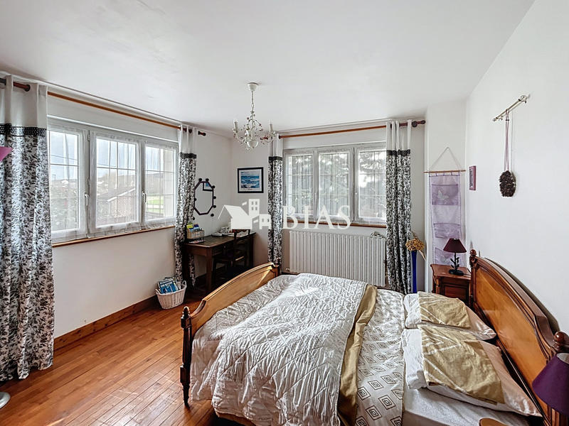 Maison - 300 m² - 7 pièces