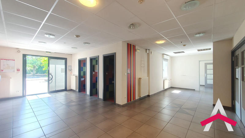 Local d'activités - 468 m²