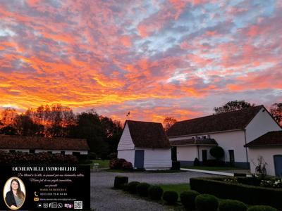 Maison - 466 m² - 18 pièces