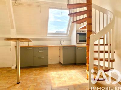 Studio - 50 m² - 1 pièce