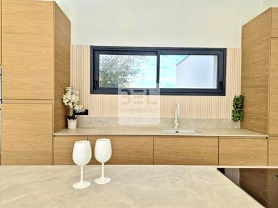 Maison - 145 m² - 6 pièces