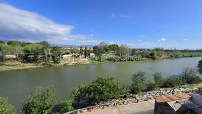 Loft - 81 m² - 2 pièces