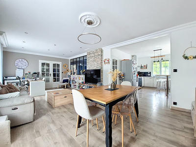 Maison - 138 m² - 5 pièces