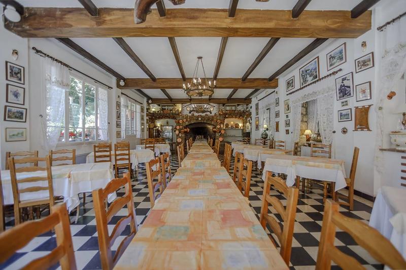 Maison - 500 m² - 20 pièces