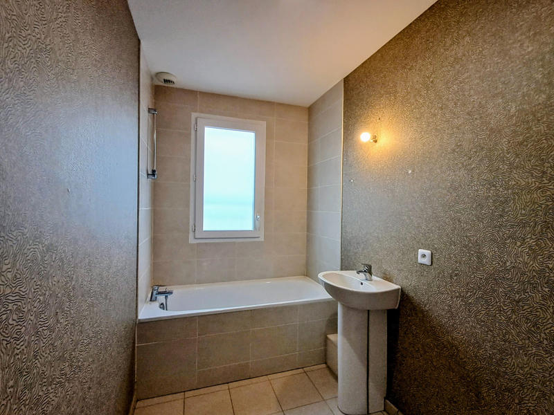 Maison - 80 m² - 5 pièces