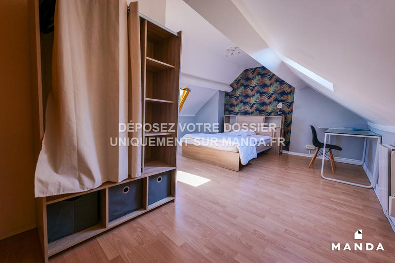 Chambre - 10 m² - 7 pièces