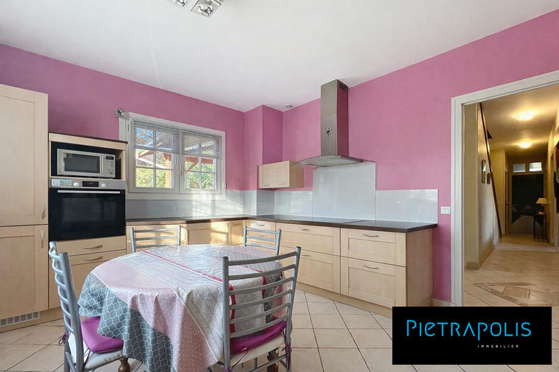 Maison traditionnelle - 165 m² - 8 pièces