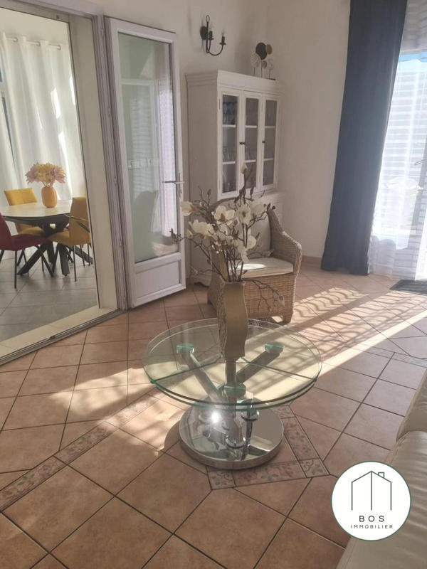 Villa - 213 m² - 6 pièces