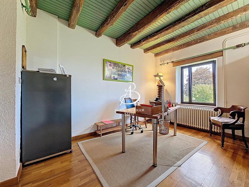 Maison - 331 m² - 12 pièces