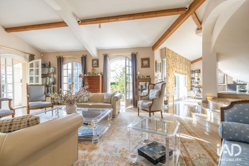 Maison - 284 m² - 6 pièces