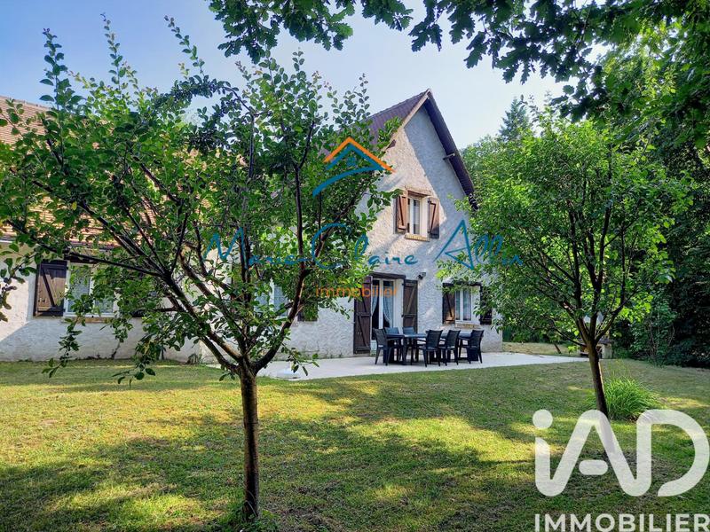 Maison - 227 m² - 9 pièces