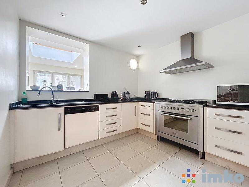 Maison - 161 m² - 6 pièces