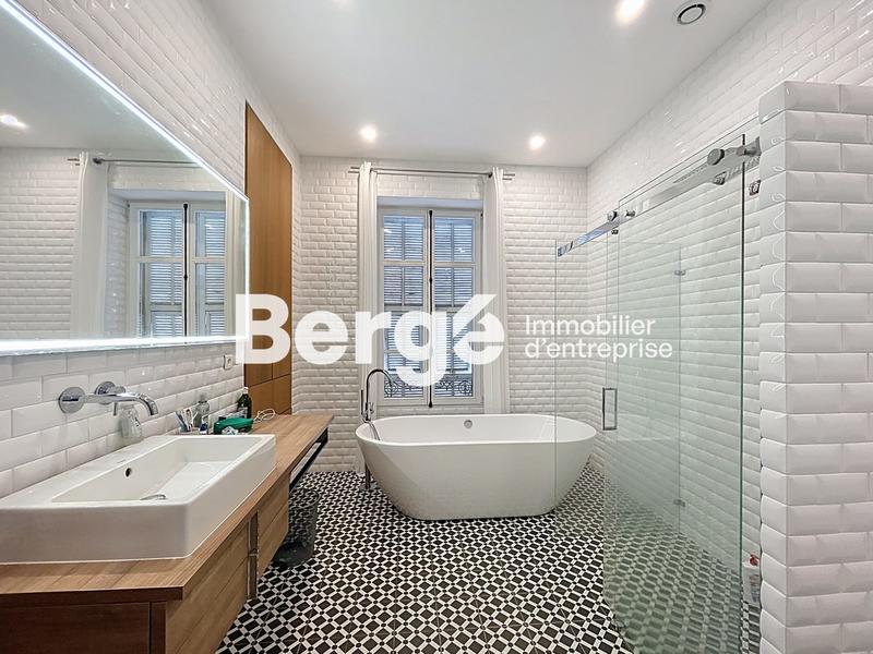 Bureau - 168 m² - 4 pièces