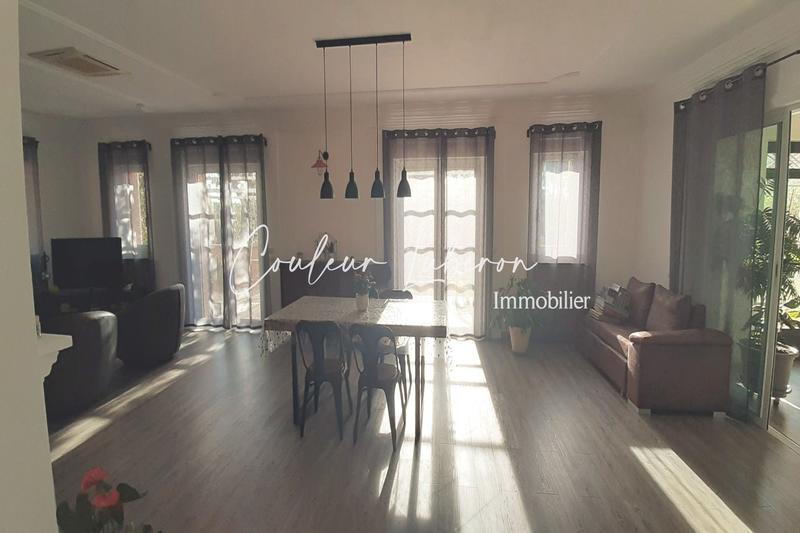 Maison - 310 m² - 14 pièces