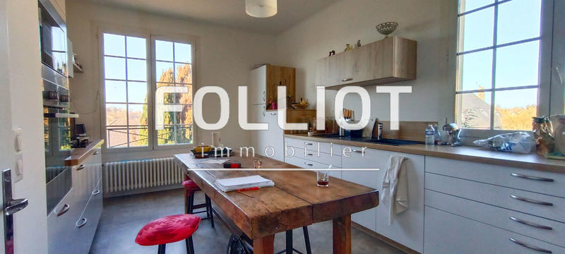 Maison - 185 m² - 6 pièces