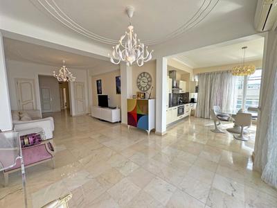 Appartement - 125 m² - 4 pièces