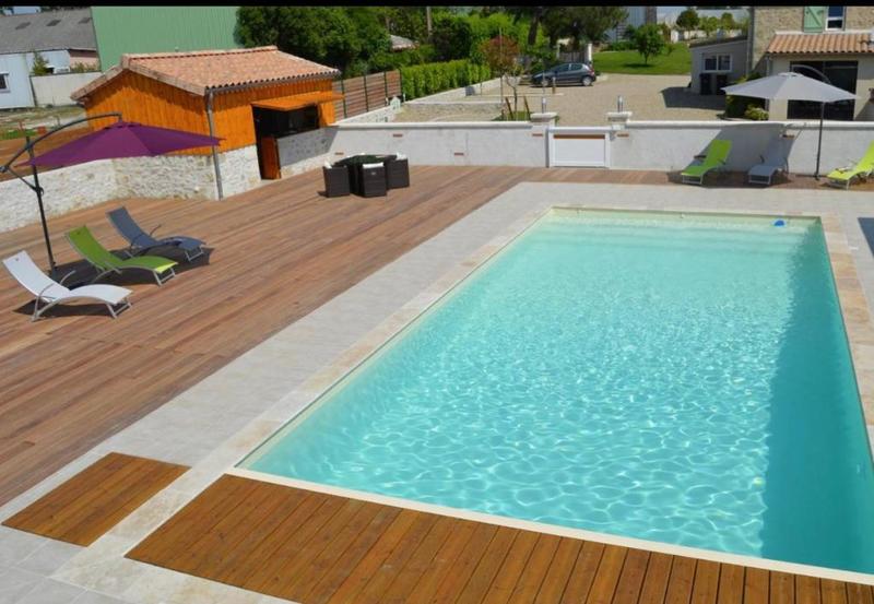 Propriété - 384 m² - 16 pièces