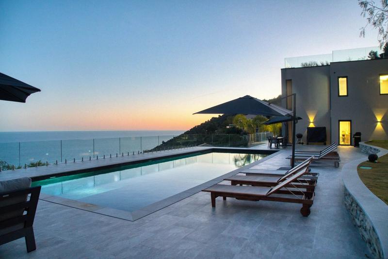 Villa - 484 m² - 12 pièces