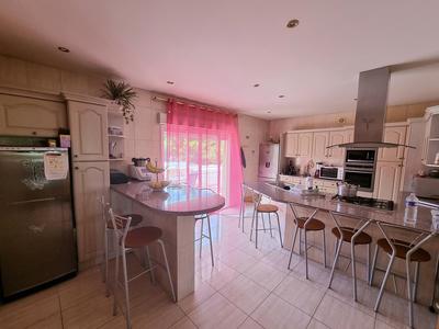 Maison - 330 m² - 10 pièces