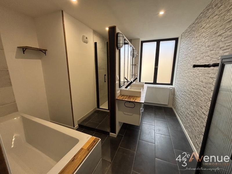 Maison - 137 m² - 7 pièces