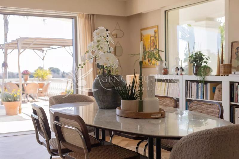 Maison - 250 m² - 6 pièces