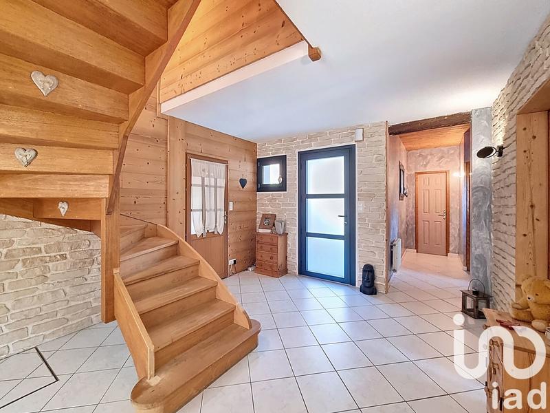 Maison - 198 m² - 9 pièces