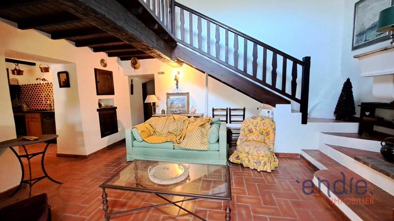 Maison - 198 m² - 8 pièces