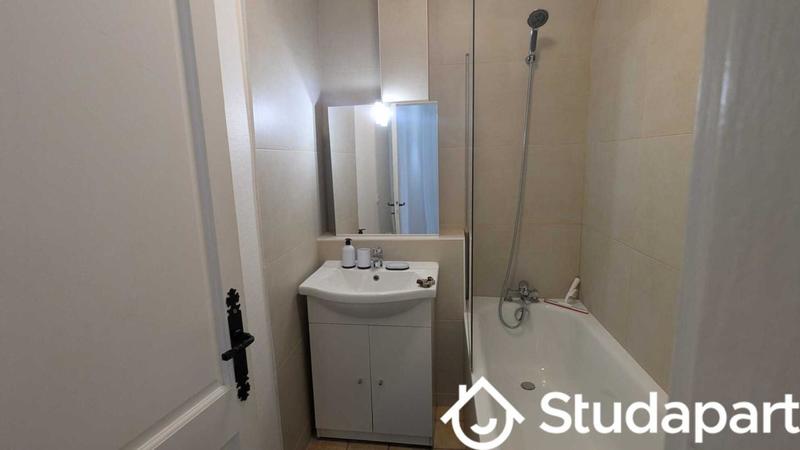 Chambre - 10 m² - 1 pièce