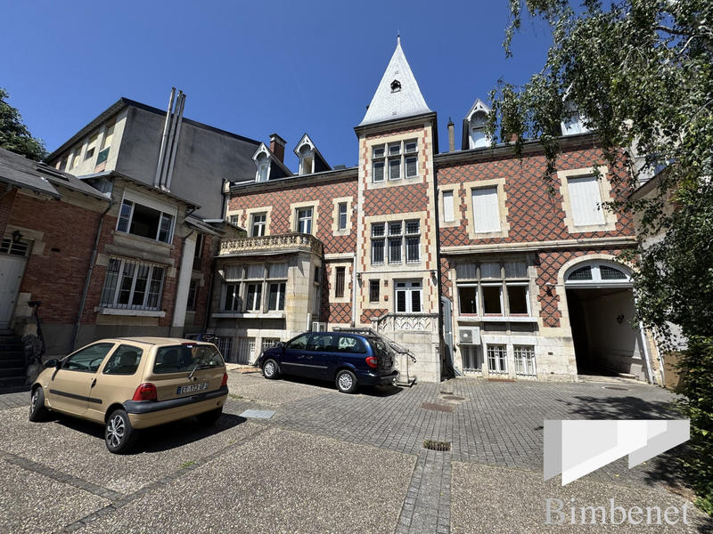 Appartement - 317 m² - 8 pièces