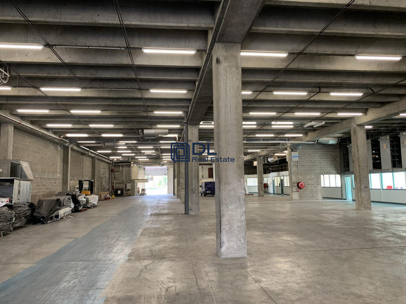 Entrepôt - 2 454 m²