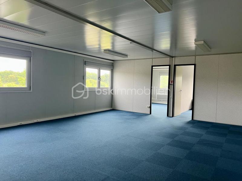 Local d'activité / Entrepôt - 193 m² - 6 pièces