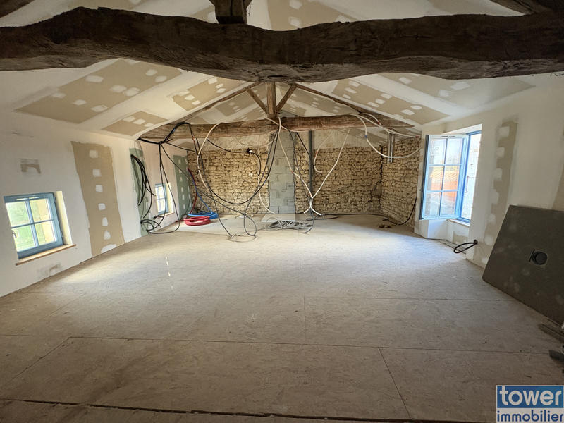 Maison de village - 307 m² - 7 pièces