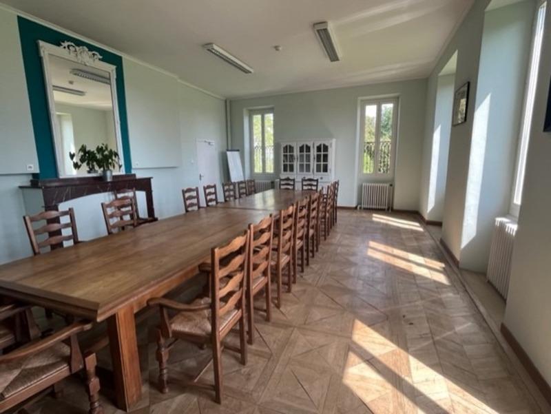 Château - 2 000 m² - 38 pièces