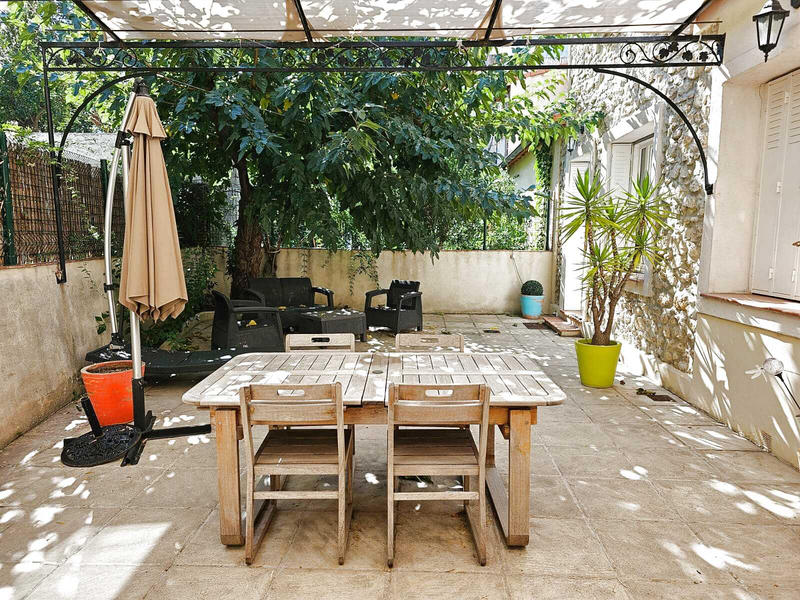 Maison - 208 m² - 6 pièces