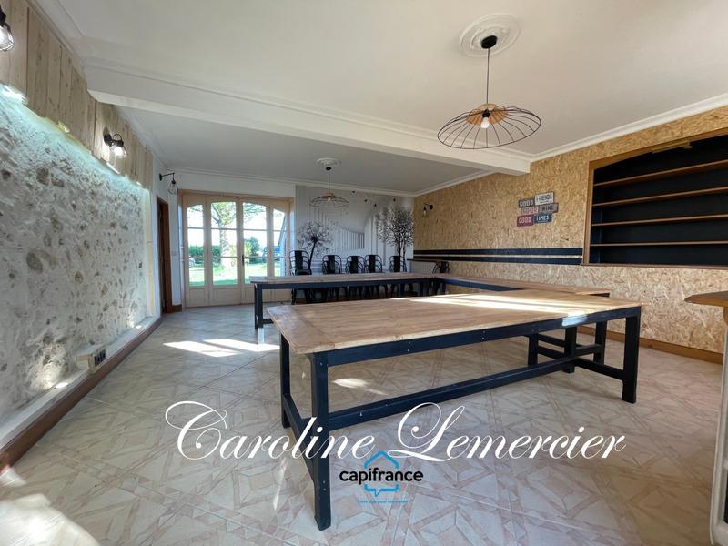 Maison - 294 m² - 9 pièces