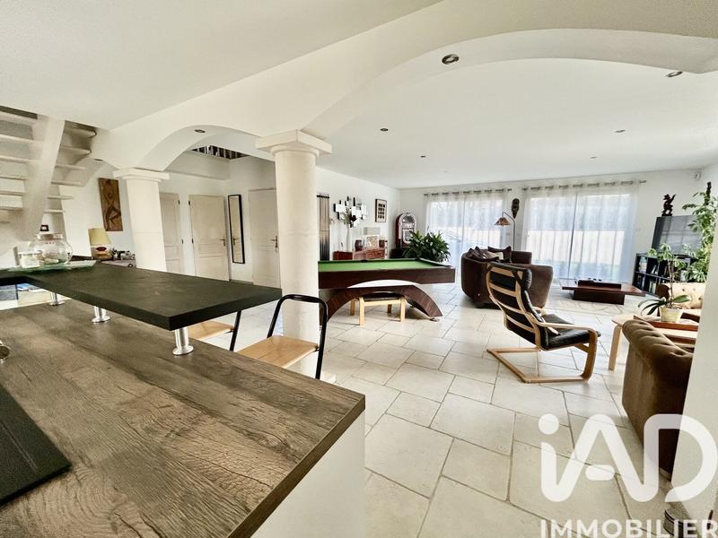 Maison - 205 m² - 5 pièces