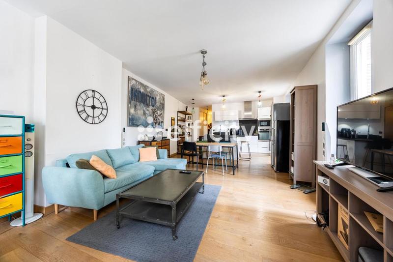 Appartement - 80 m² - 3 pièces