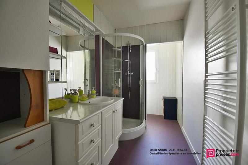 Maison - 180 m² - 9 pièces