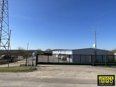 Entrepôt - 4 679 m²