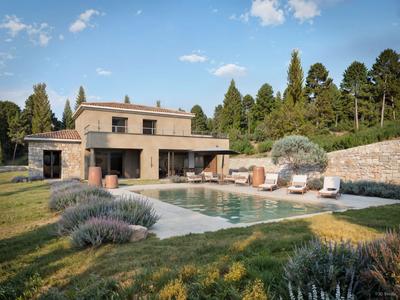 Maison - 200 m² - 6 pièces