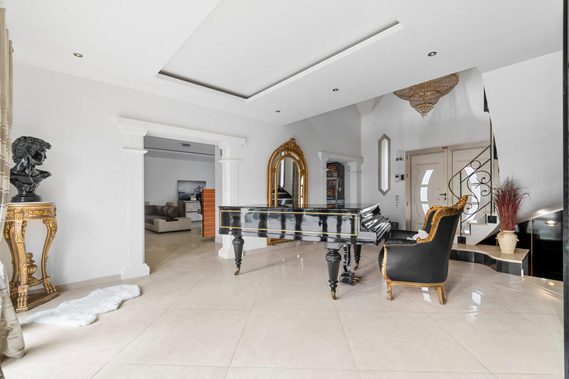 Villa - 471 m² - 15 pièces